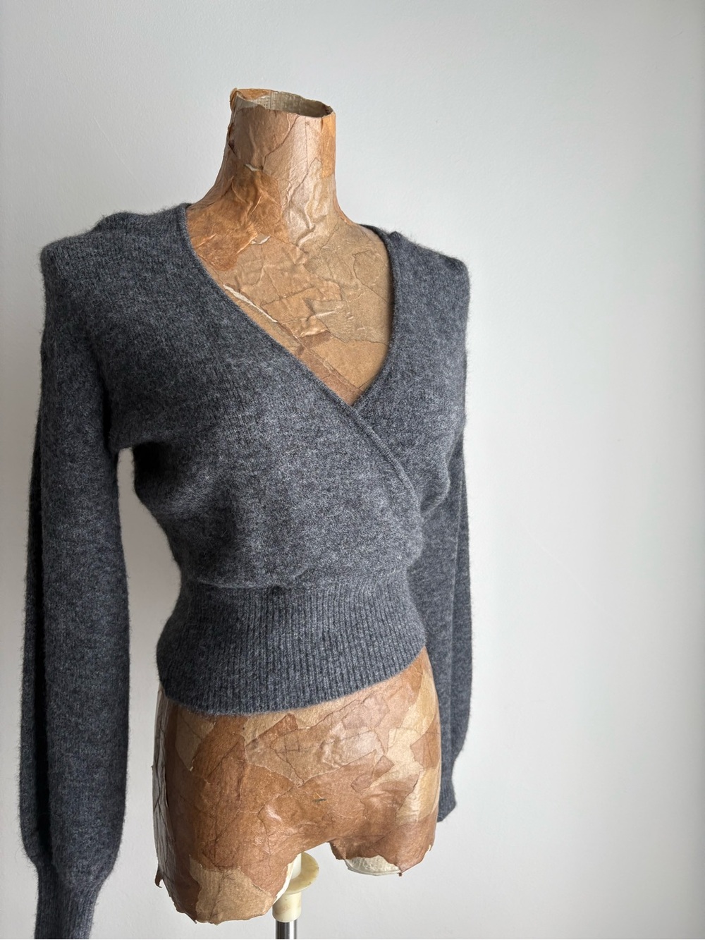 NWT Wilfred Aritzia Heather Charcoal Wrap Sweater 2XS - Picture 4 of 9